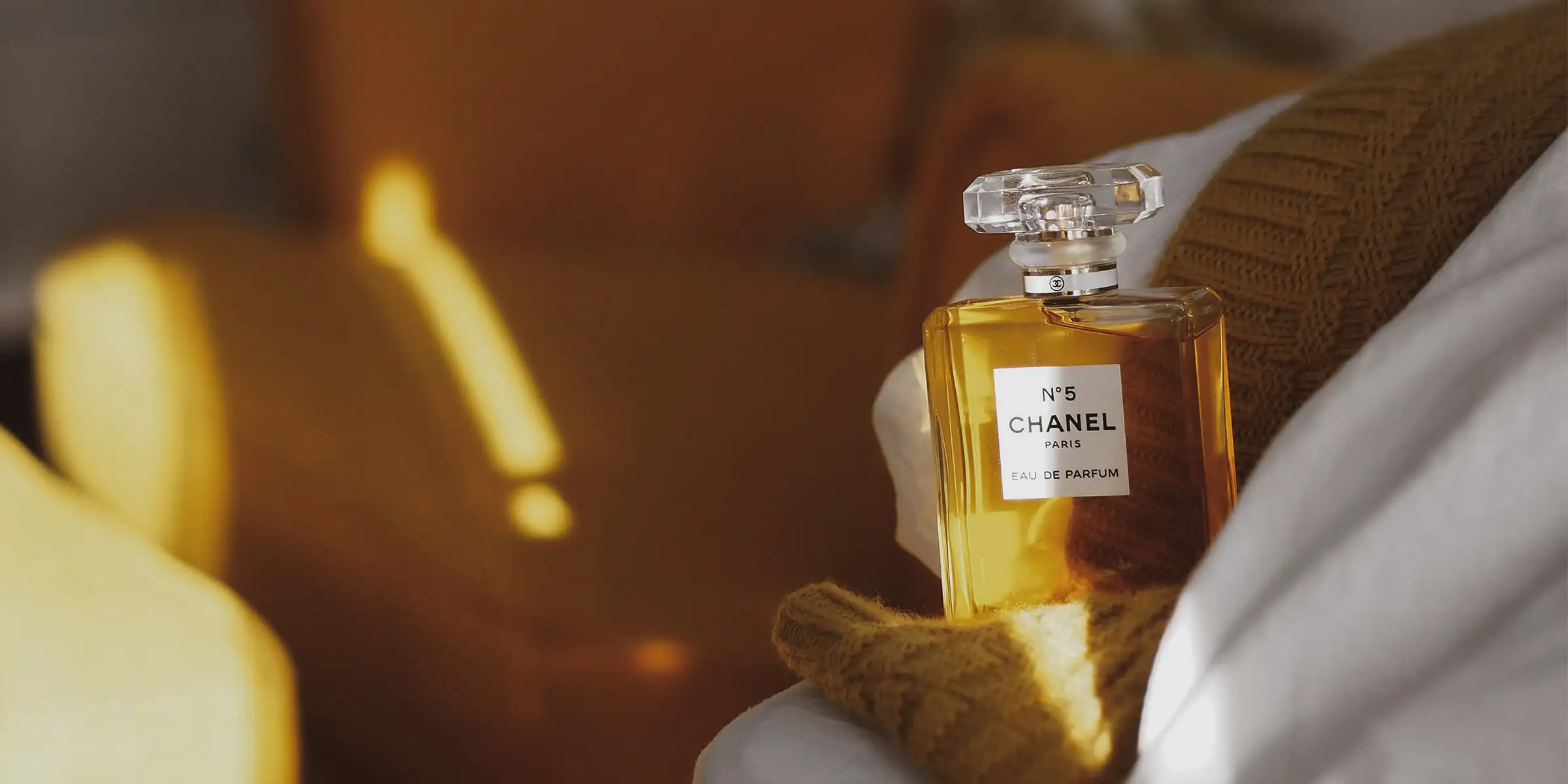 Top-10-Best-Smelling-Perfumes-in-the-World_